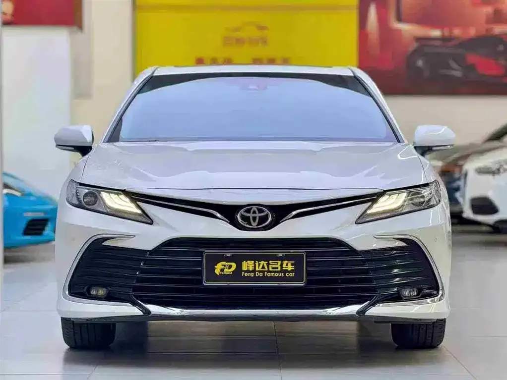 Toyota Camry — фото 7