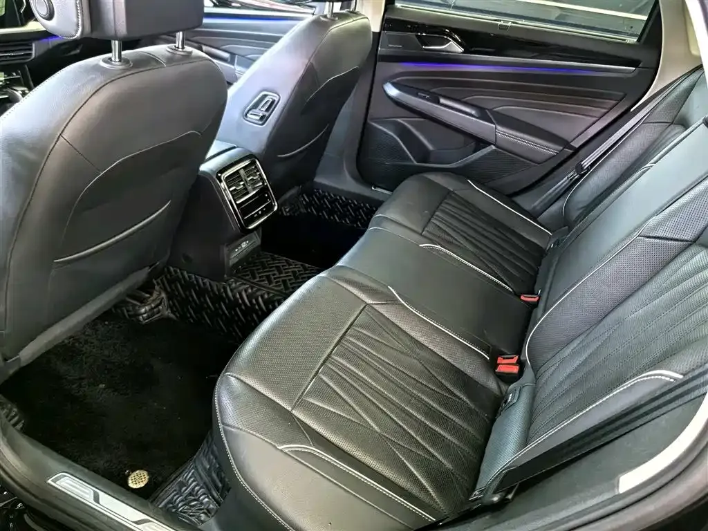 Volkswagen Passat — фото 10