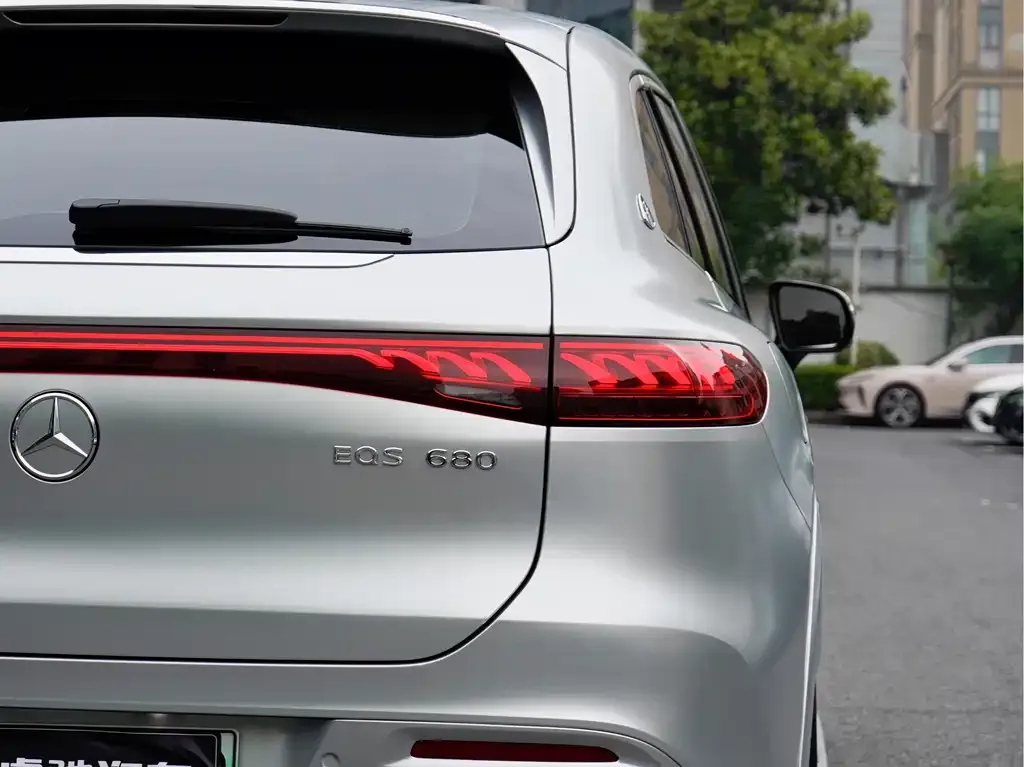 Mercedes-Benz EQS SUV — фото 2