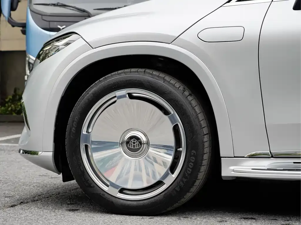 Mercedes-Benz EQS SUV — фото 4