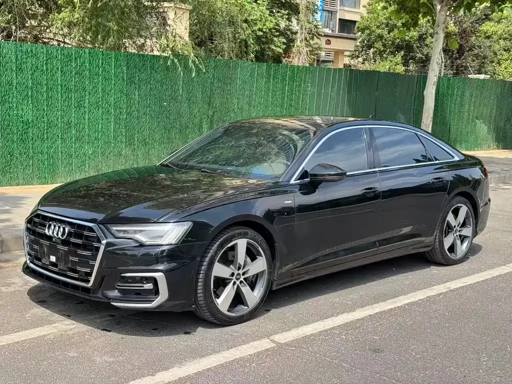 Audi A6L — фото 1