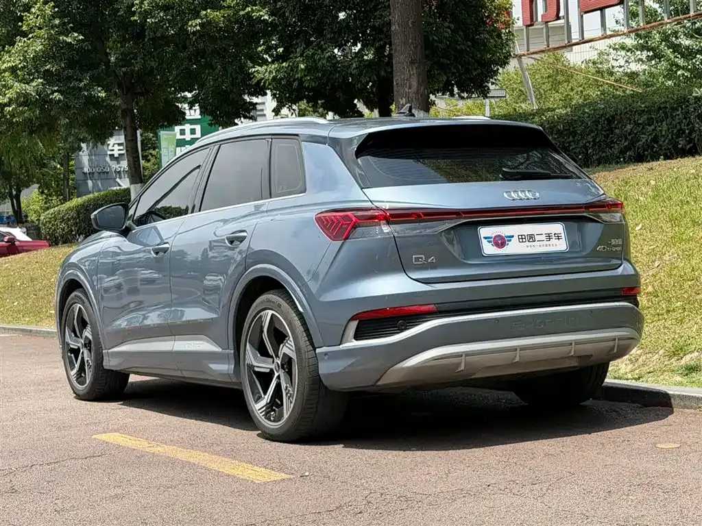 Audi Q4 e-tron — фото 9