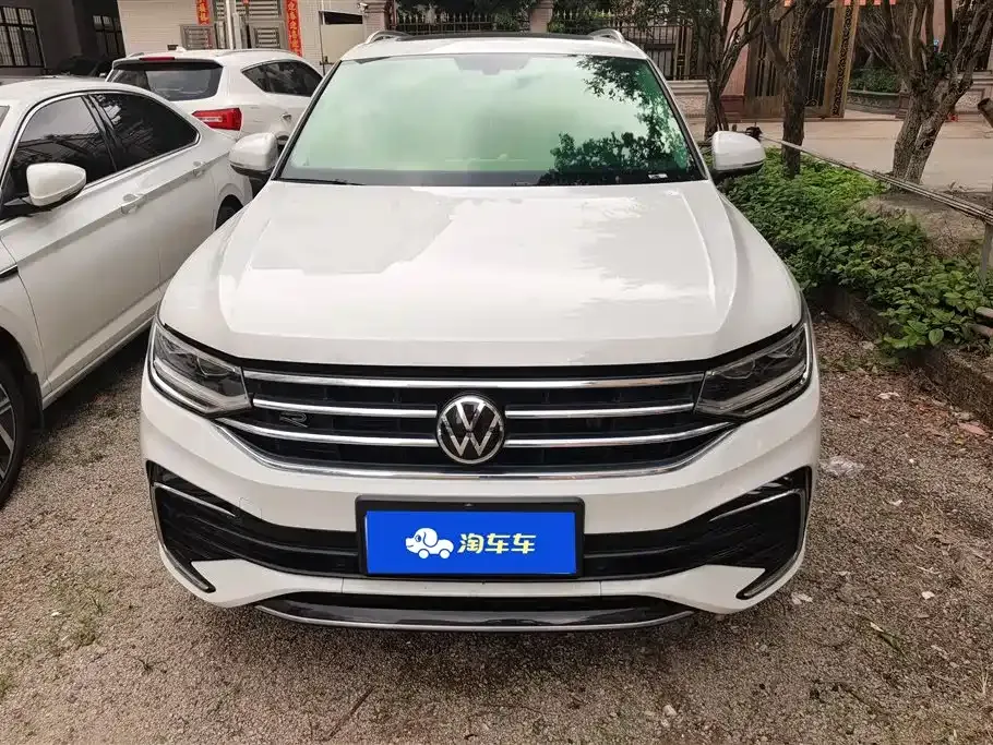 Volkswagen Tiguan L — фото 9
