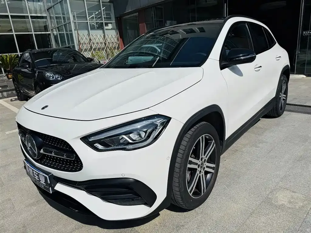 Mercedes-Benz GLA — фото 1