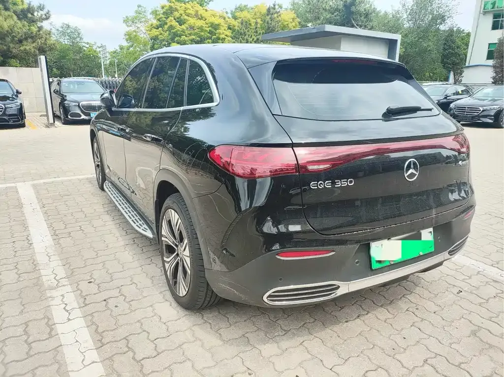 Mercedes-Benz EQE SUV — фото 6