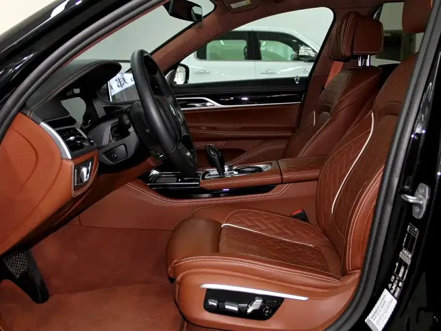 BMW 7 Series — фото 10