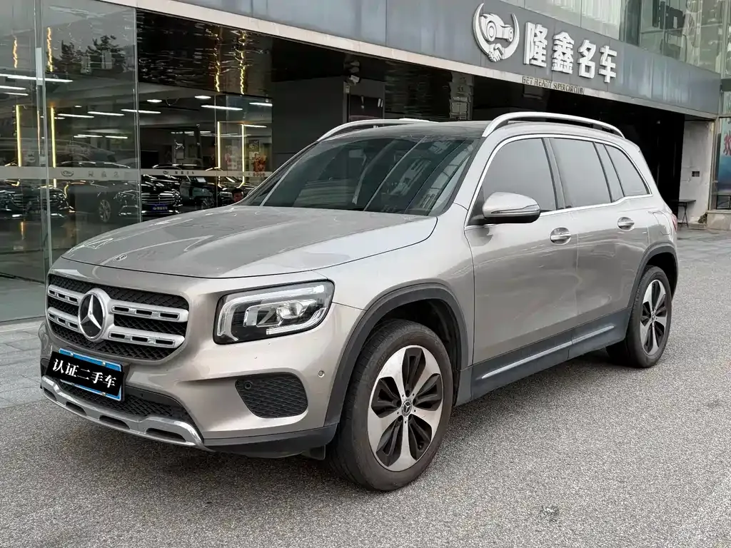 Mercedes-Benz GLB — фото 1
