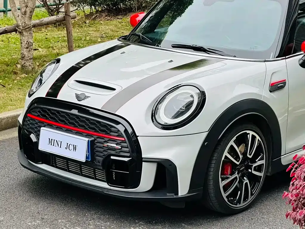 MINI JCW (John Cooper Works) — фото 7
