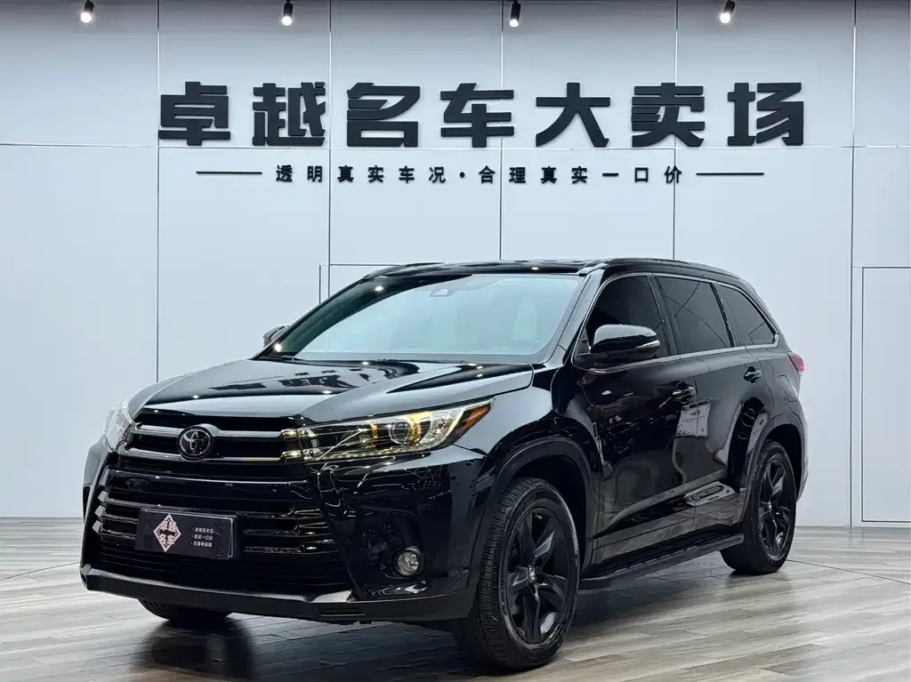Toyota Highlander — фото 1