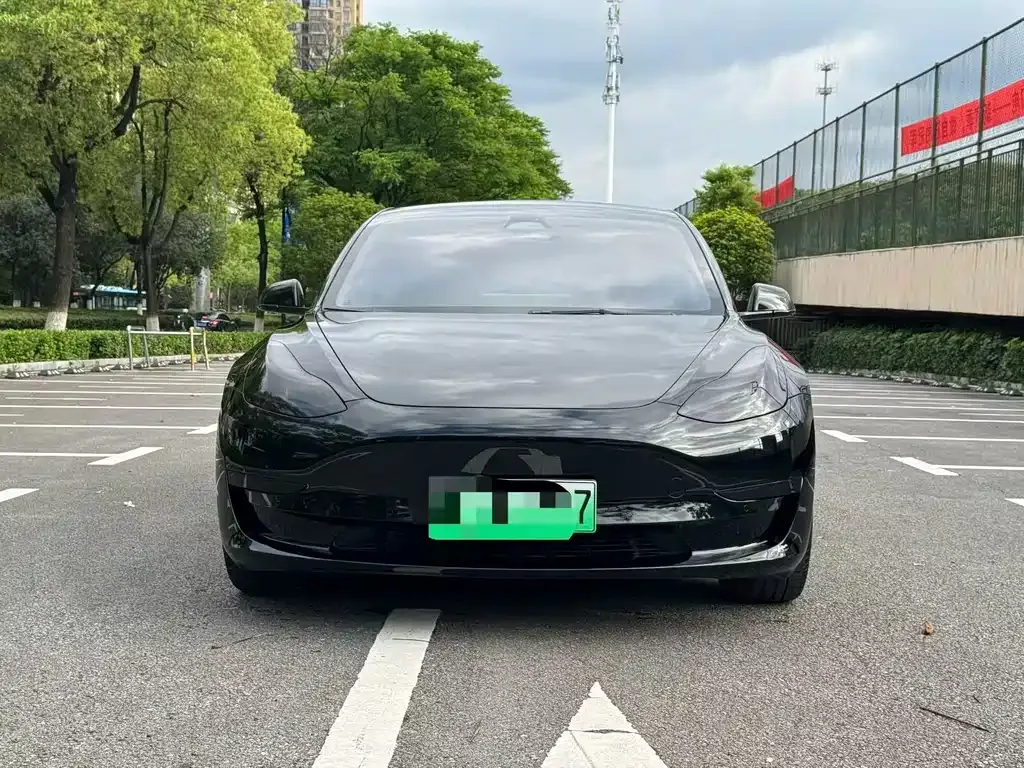 Tesla Model 3 — фото 5