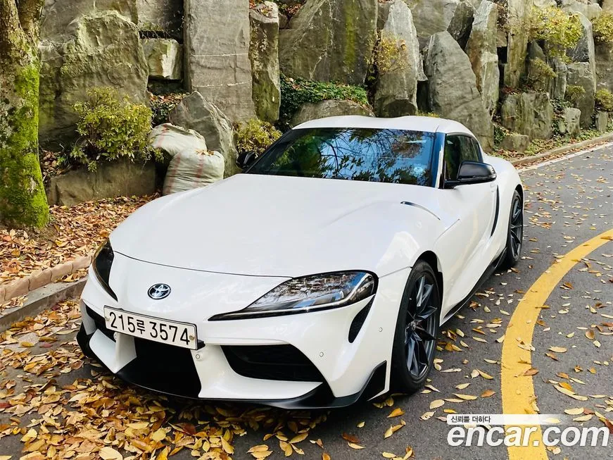 Toyota Supra — фото 1