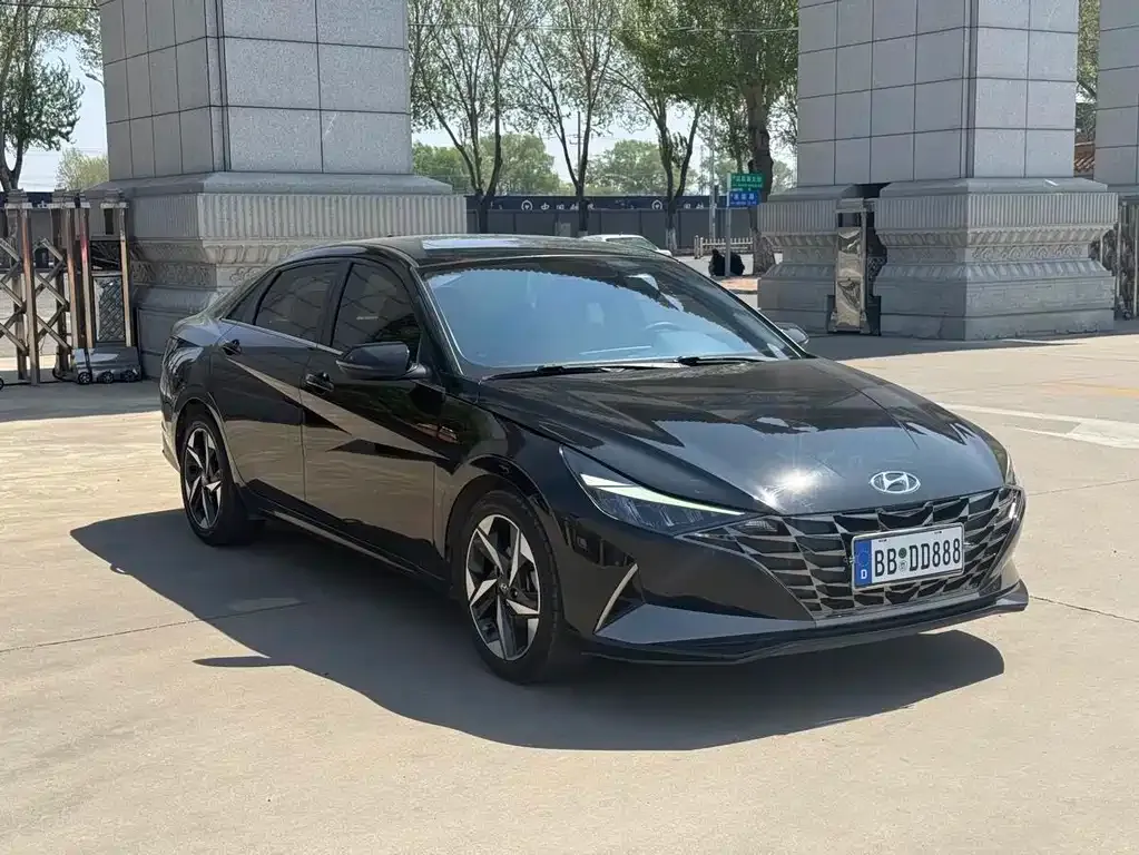 Hyundai Elantra — фото 4