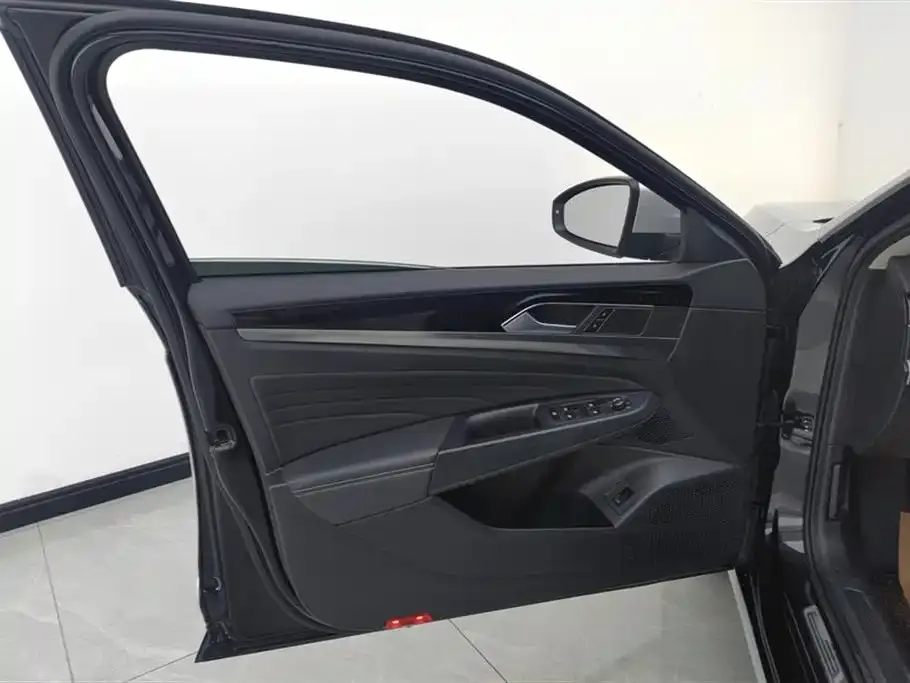 Volkswagen Passat — фото 8