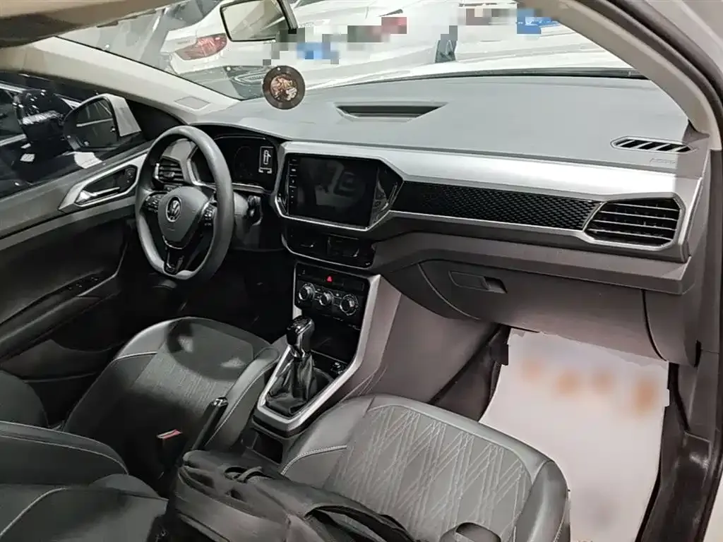 Volkswagen T-Cross — фото 4