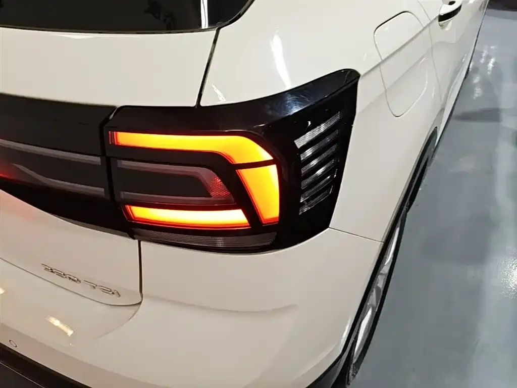 Volkswagen T-Cross — фото 2