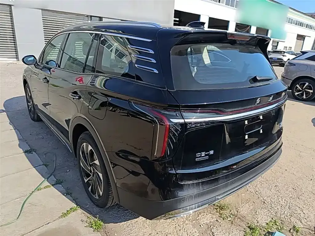 Hongqi HS7 PHEV — фото 4