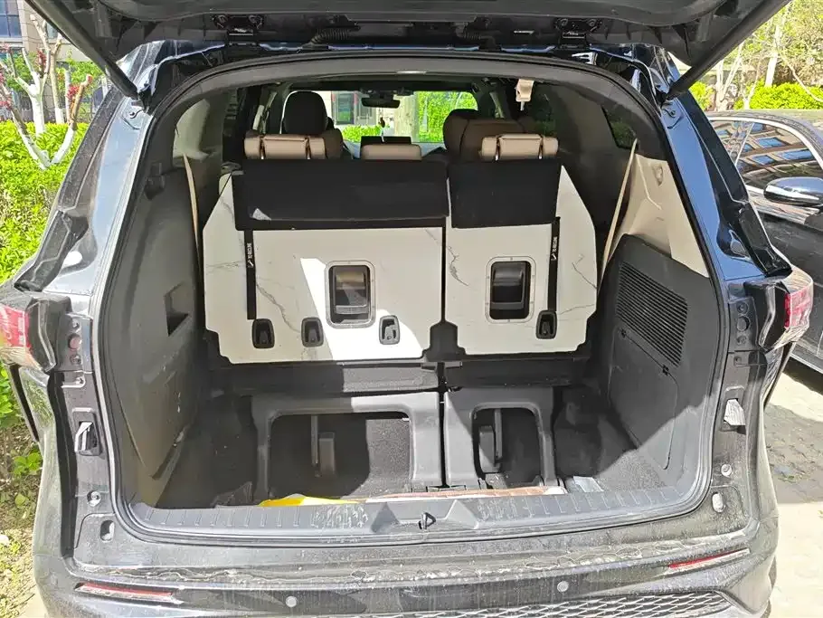 Toyota Granvia — фото 8
