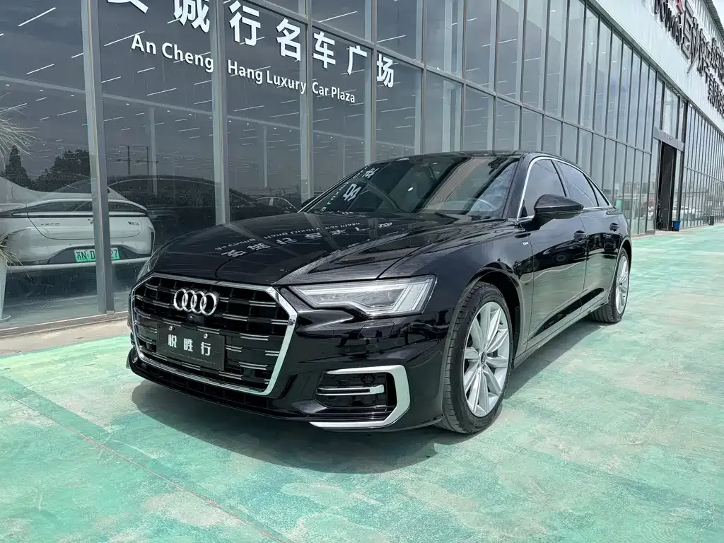 Audi A6L — фото 1