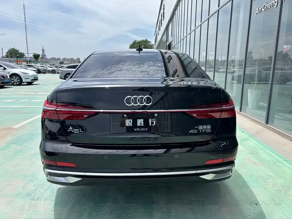 Audi A6L — фото 6
