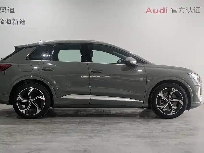 Audi Q4 e-tron — фото 2