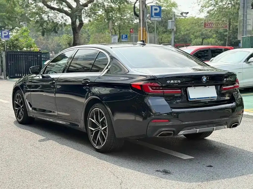 BMW 5 Series — фото 10