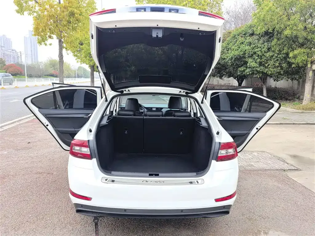Skoda Octavia — фото 10