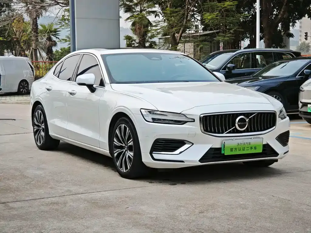 Volvo S60 PHEV — фото 8