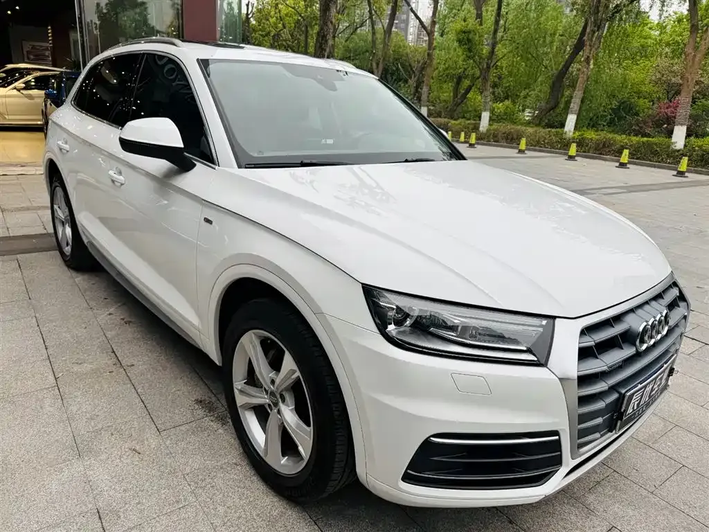 Audi Q5L — фото 4