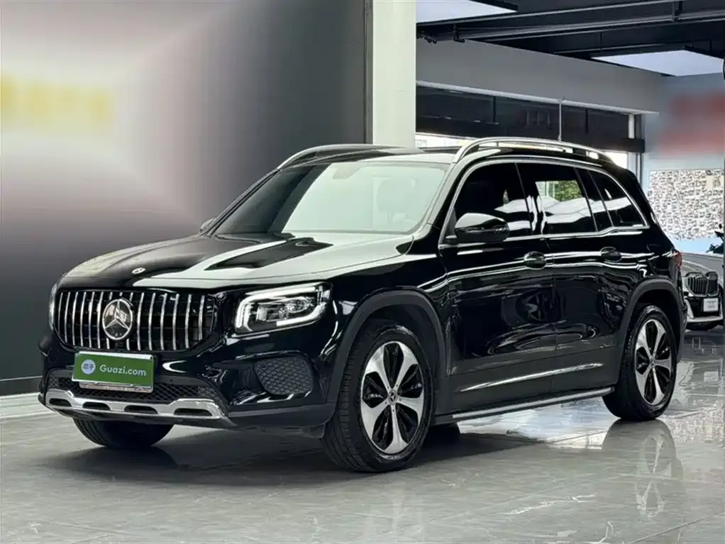 Mercedes-Benz GLB — фото 1