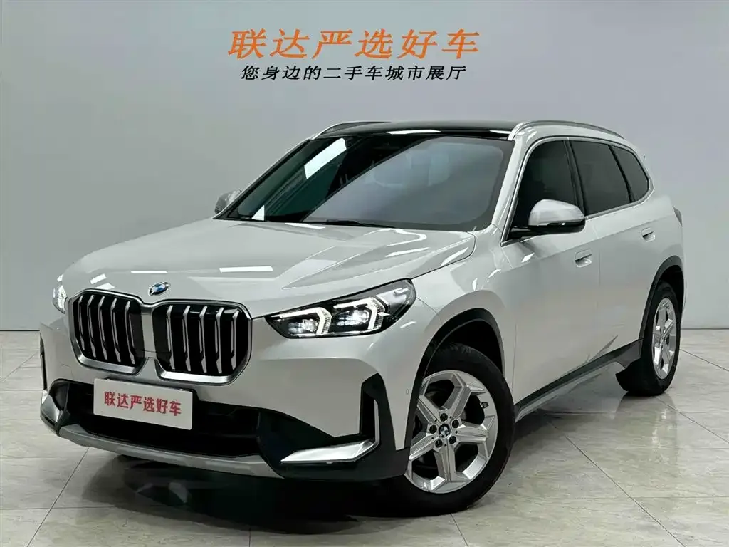 BMW X1 — фото 1