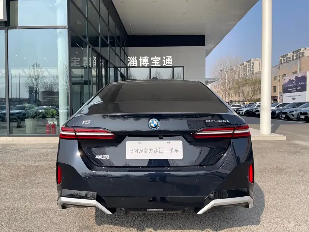 BMW i5 — фото 5