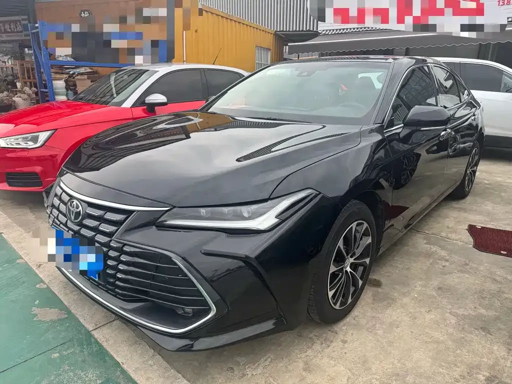 Toyota Avalon — фото 1