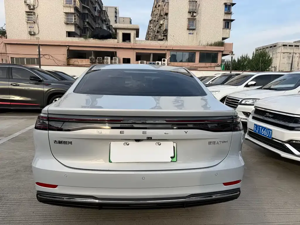 Geely Galaxy A7 — фото 3