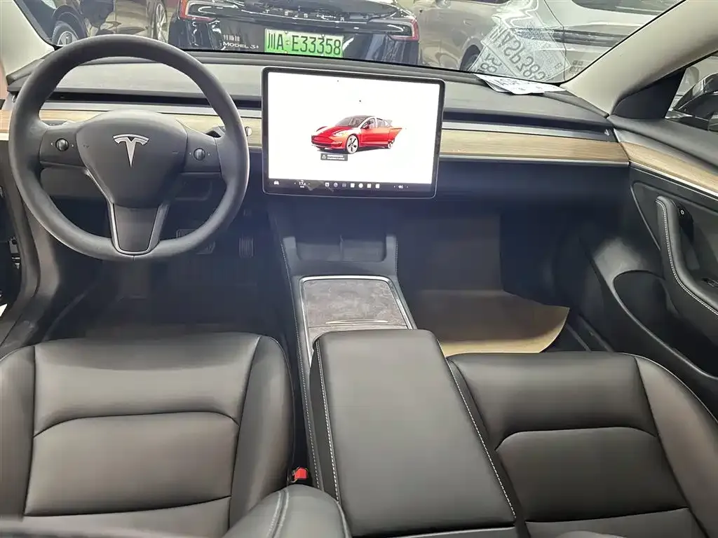 Tesla Model 3 — фото 3