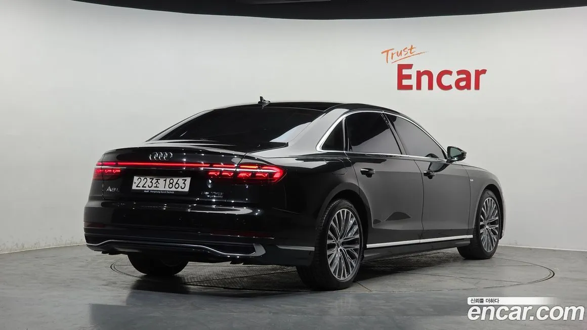 Audi A8 — фото 6