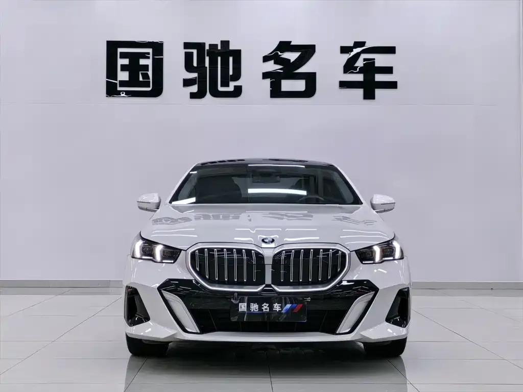BMW 5 Series — фото 2