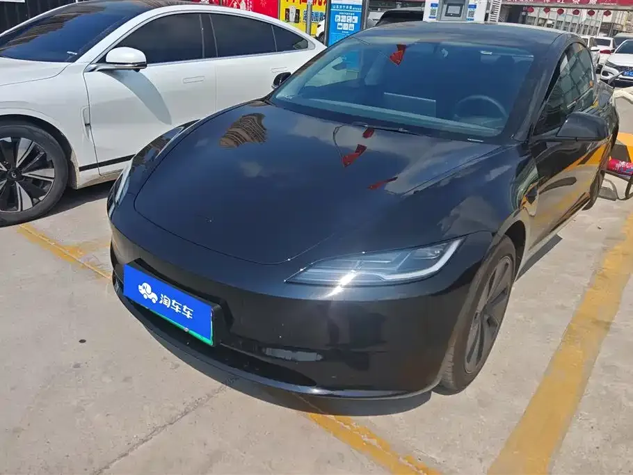 Tesla Model 3 — фото 1