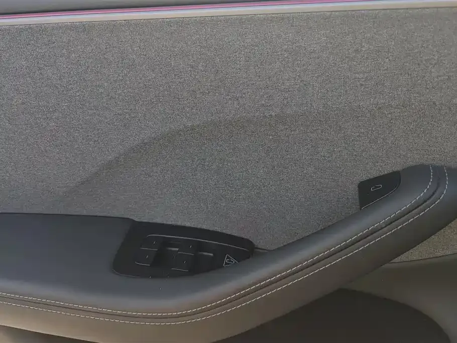 Tesla Model 3 — фото 10
