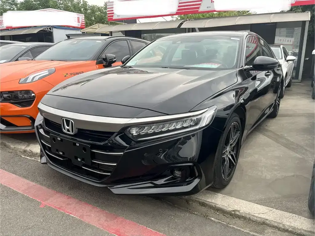 Honda Accord — фото 1