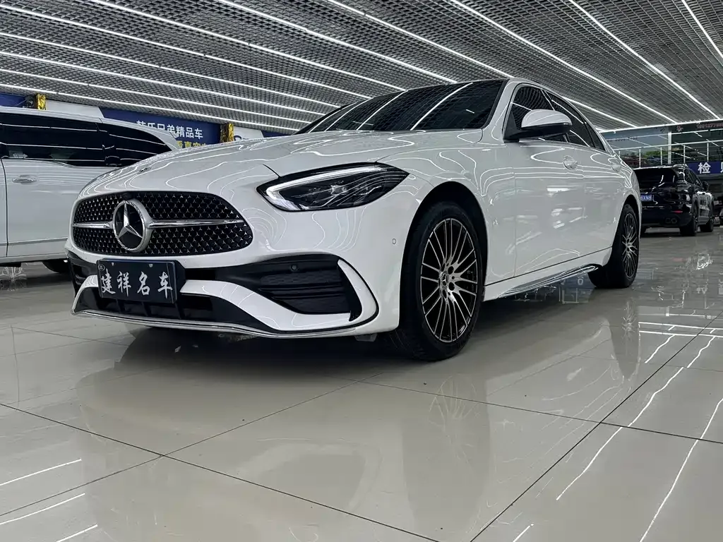 Mercedes-Benz C-Class — фото 1