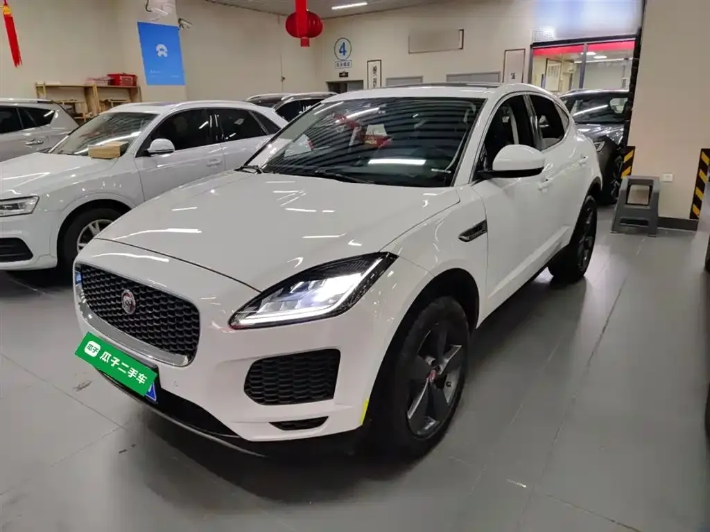 Jaguar E-PACE — фото 1