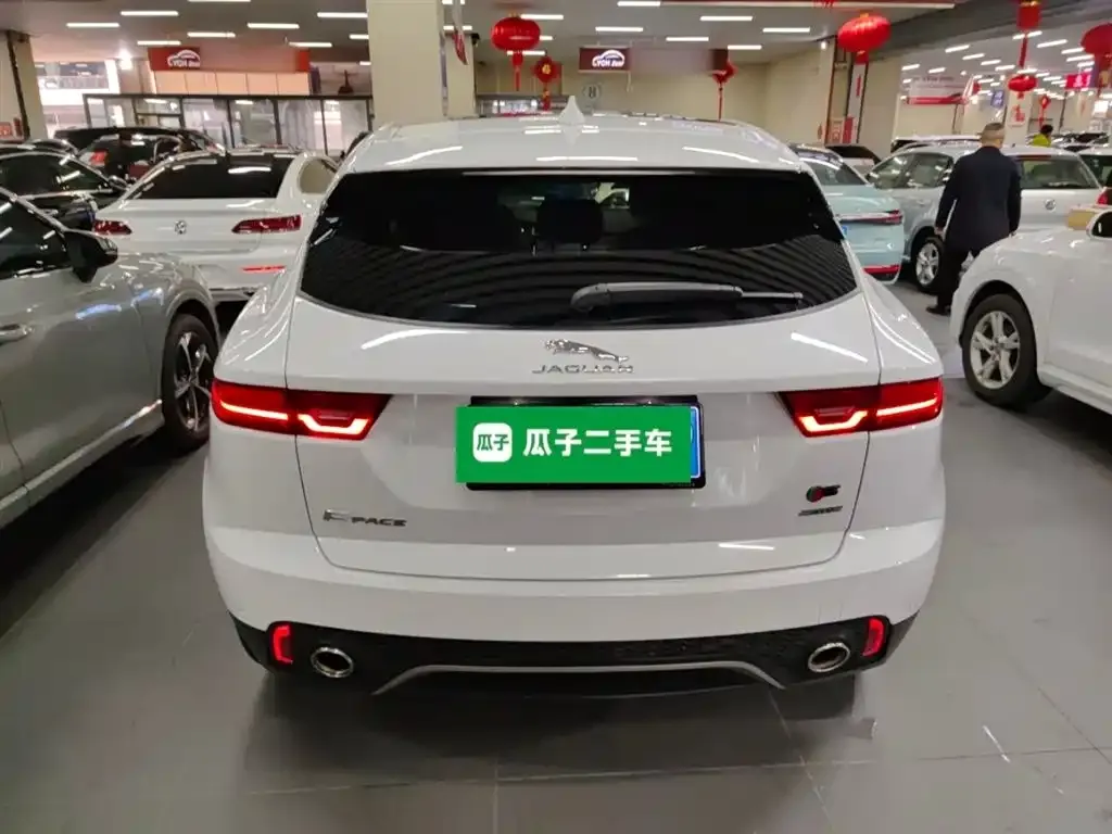 Jaguar E-PACE — фото 2