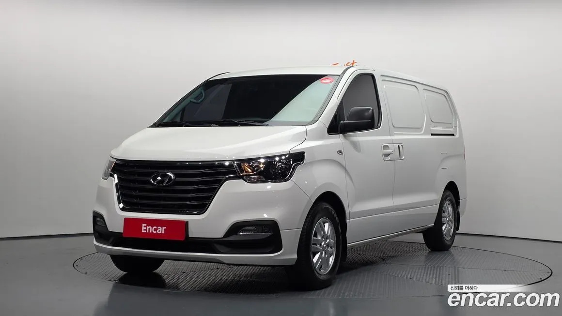 Hyundai Starex — фото 1