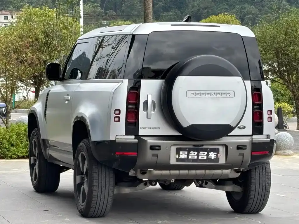Land Rover Defender — фото 6