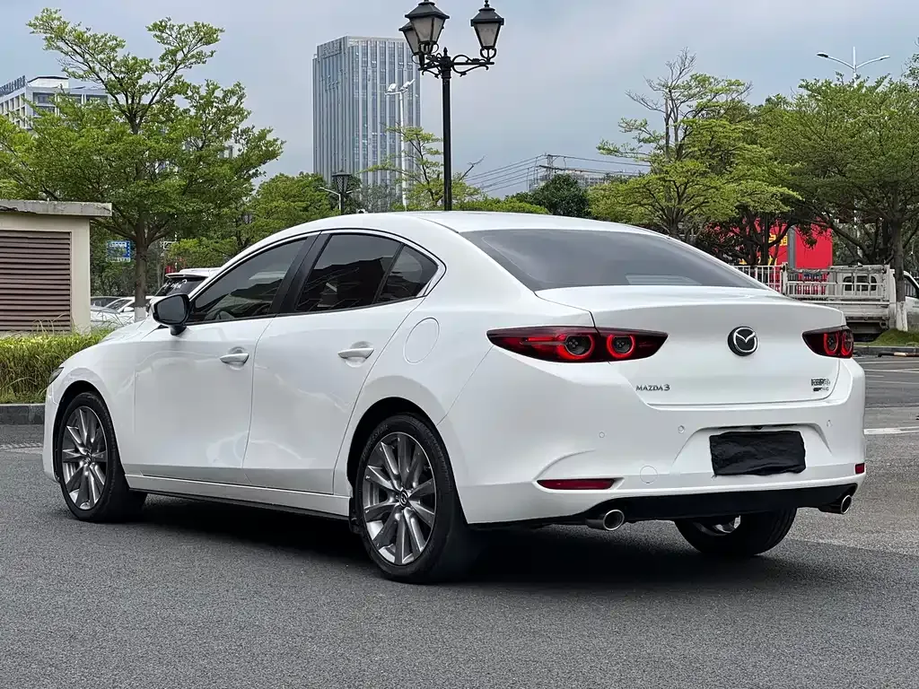 Mazda 3 Axela — фото 3