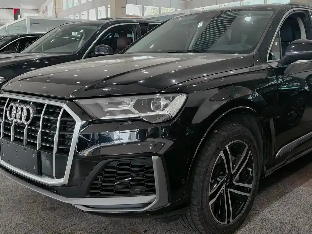 Audi Q7 — фото 3