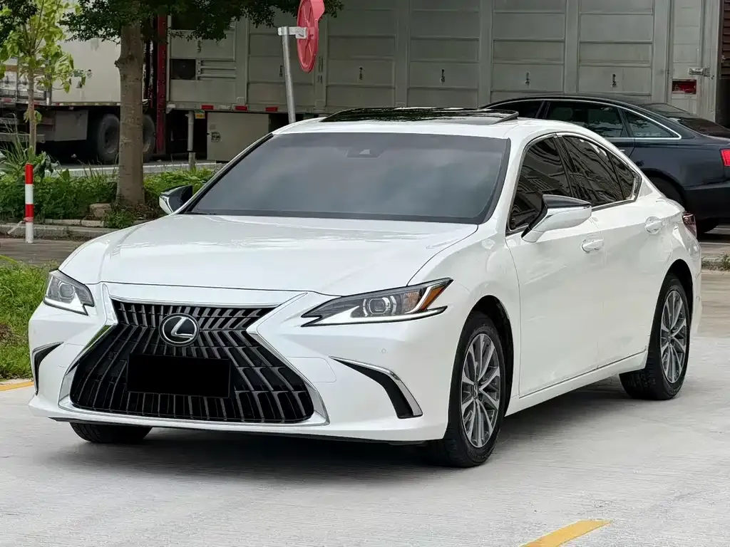 Lexus ES — фото 8