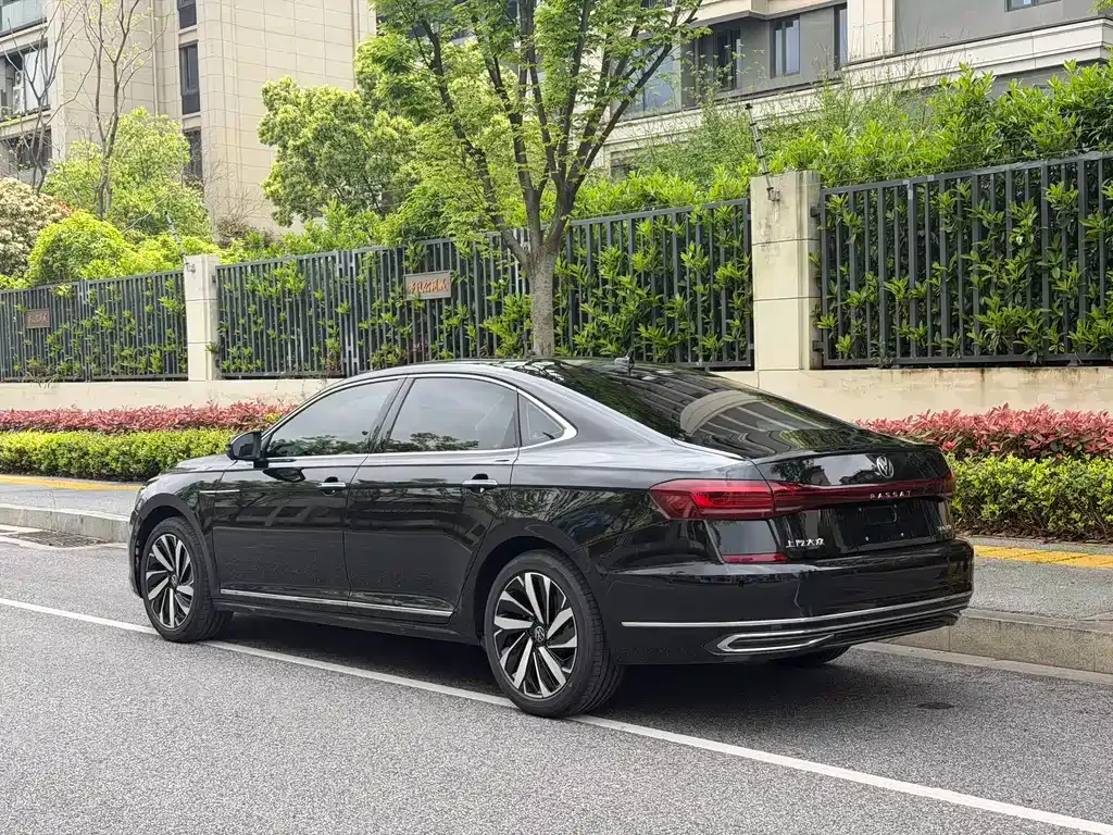 Volkswagen Passat — фото 7