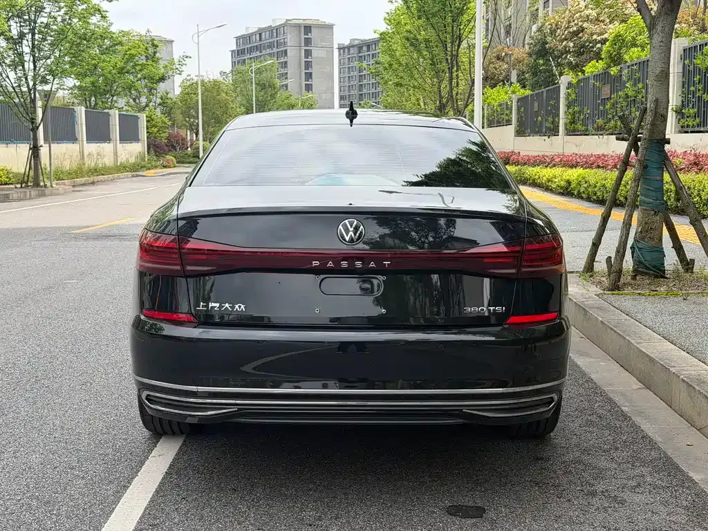 Volkswagen Passat — фото 6