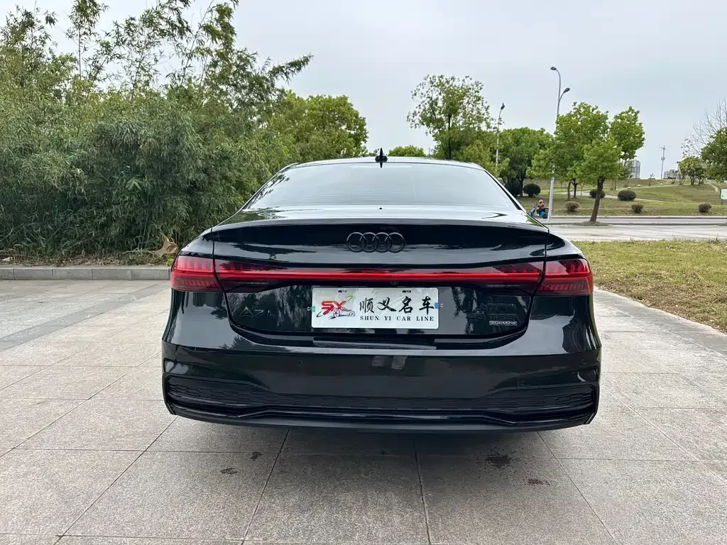 Audi A7L — фото 9